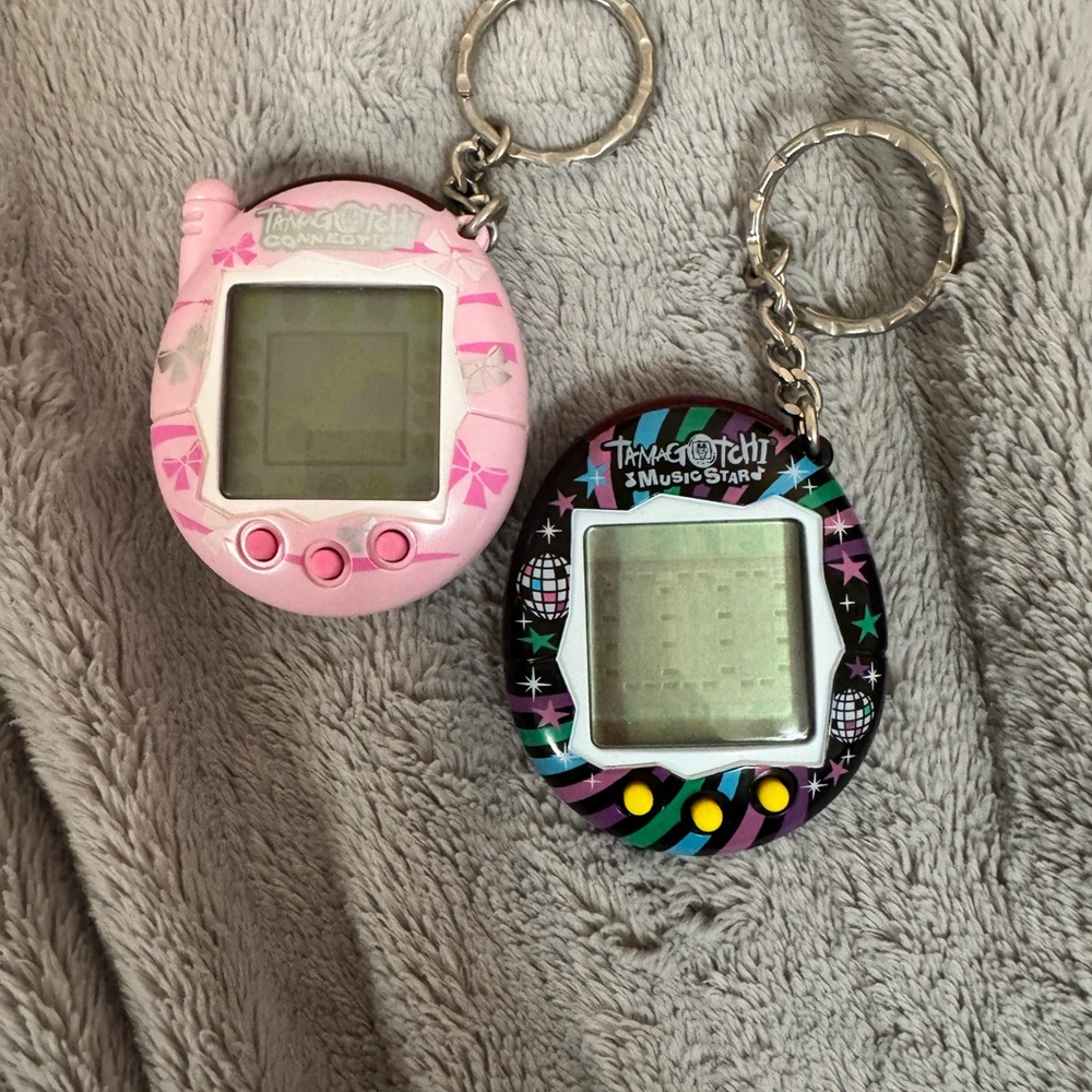 Tamagotchi Connection Pink Virtual Pet